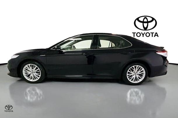 2020 Toyota Camry SL in Black