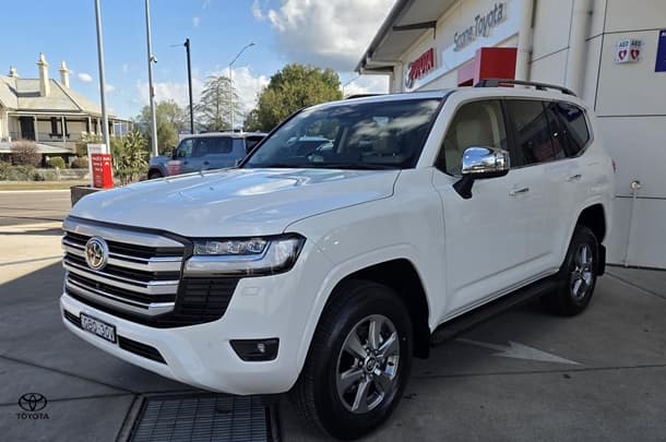 2026 Toyota Landcruiser Sahara in White