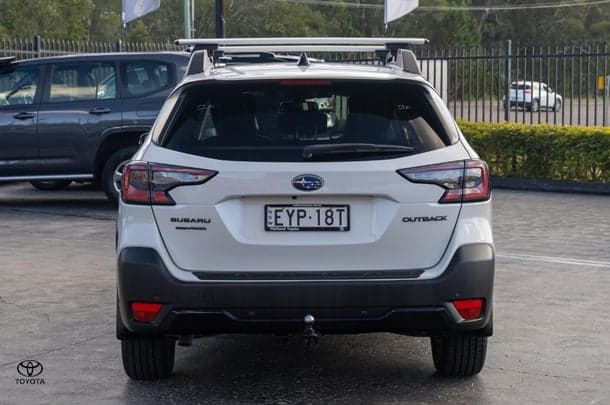 2023 Subaru Outback AWD Sport in White