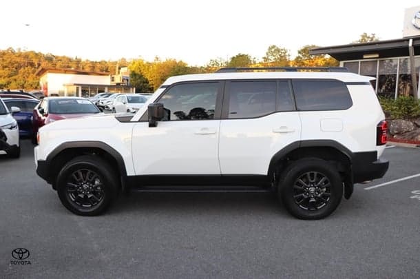 2024 Toyota Landcruiser Prado GXL in White