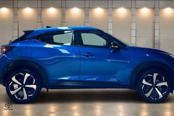 2023 Nissan JUKE ST-L in Blue
