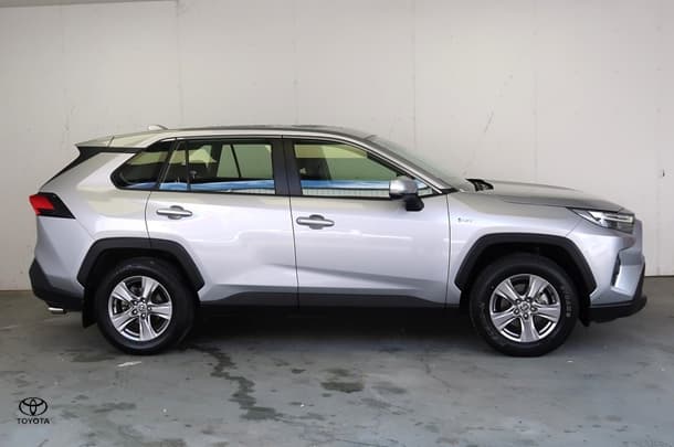2024 Toyota RAV4 GX in Silver