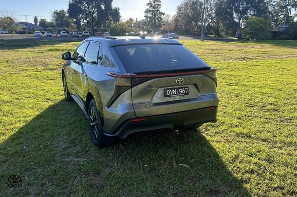2025 Toyota bZ4X Base in Silver
