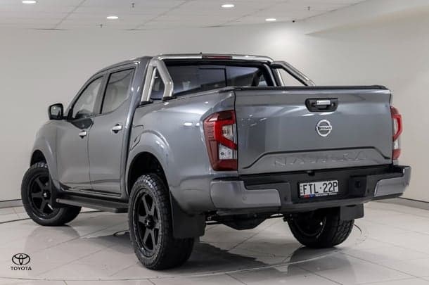 2023 Nissan Navara ST in Grey