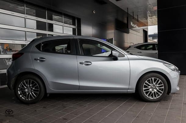 2022 Mazda 2 G15 Evolve in Silver