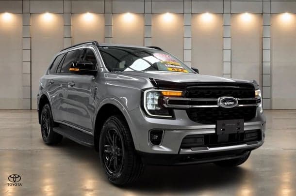 2024 Ford Everest Trend in Pink