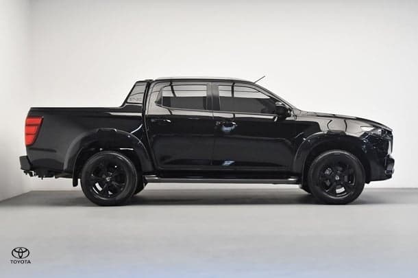 2023 Mazda BT-50 SP in Black