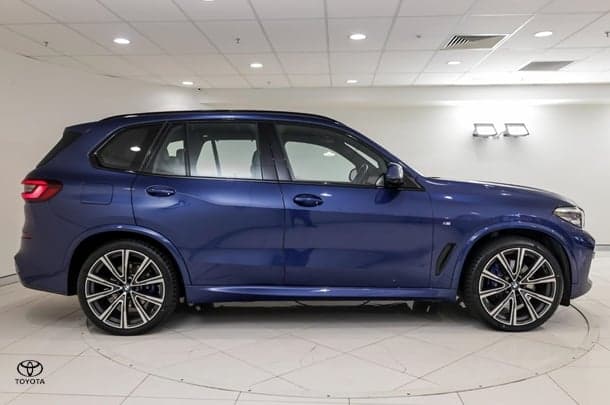 2022 BMW X5 xDrive30d M Sport in Blue