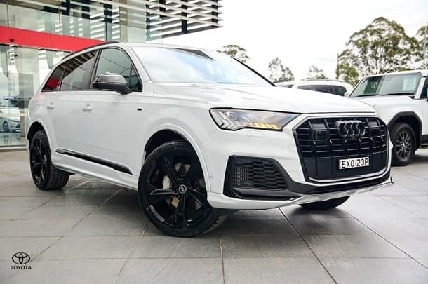 2022 Audi Q7 55 TFSI S line in White