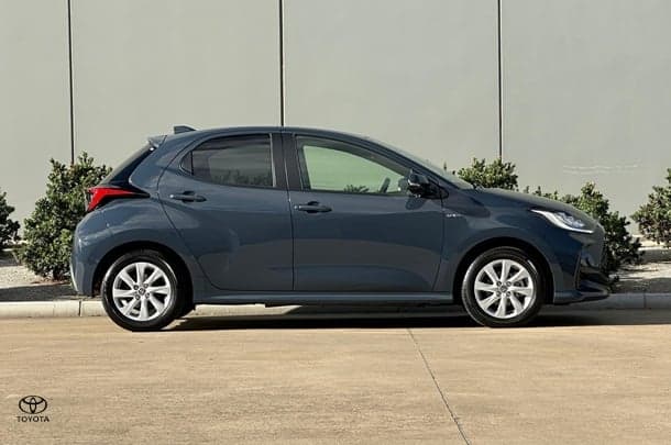 2025 Toyota Yaris SX Hybrid in Grey