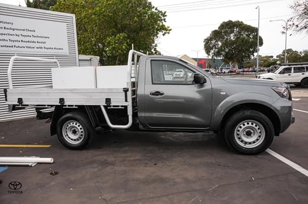 2022 Nissan Navara SL in Grey