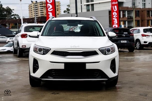 2023 Kia Stonic S in White