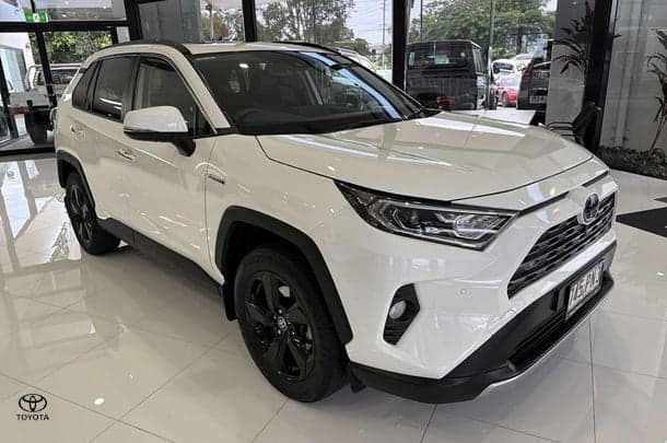 2020 Toyota RAV4 Cruiser-AWD in White