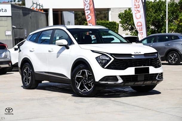 2022 Kia Sportage S in White