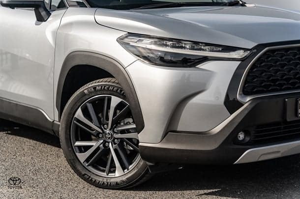 2023 Toyota Corolla Cross Atmos in Silver