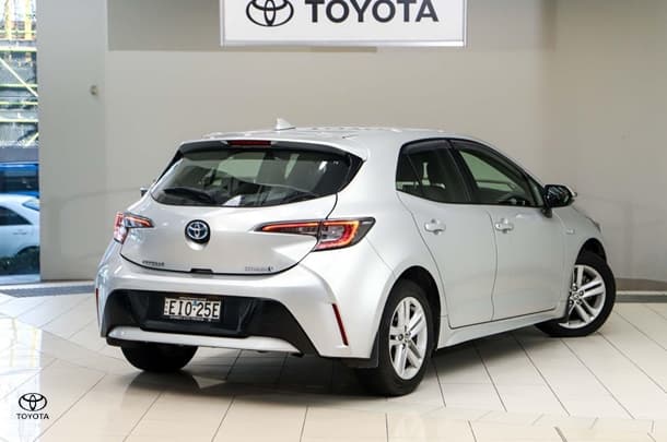 2020 Toyota Corolla Ascent Sport Hybrid in Silver