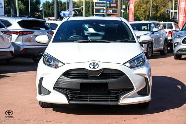 2023 Toyota Yaris Ascent Sport in White