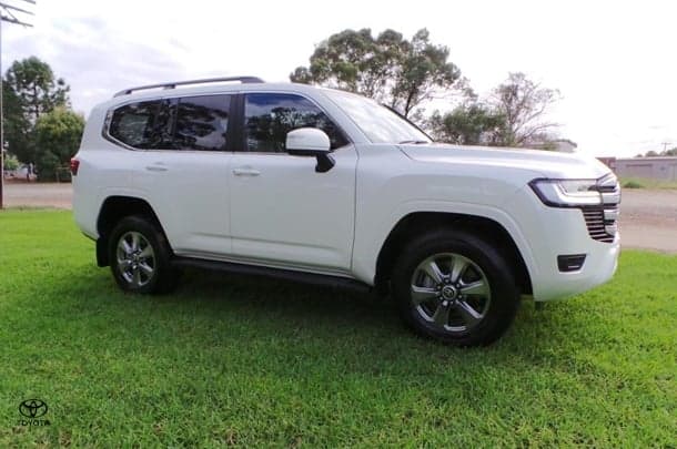 2022 Toyota Landcruiser VX in White