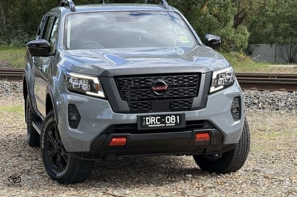 2025 Nissan Navara PRO-4X in Grey