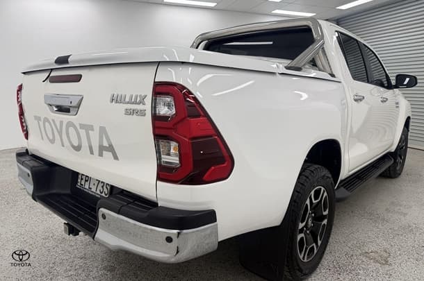 2021 Toyota Hilux SR5 in White