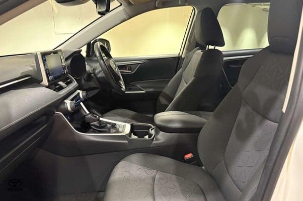 2021 Toyota RAV4 GXL-2WD in White