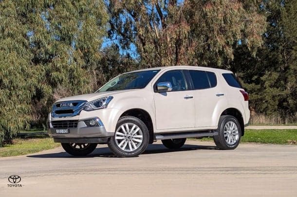 2017 Isuzu MU-X LS-U in White