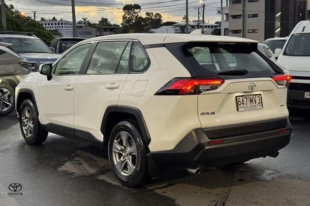 2025 Toyota RAV4 GX in White