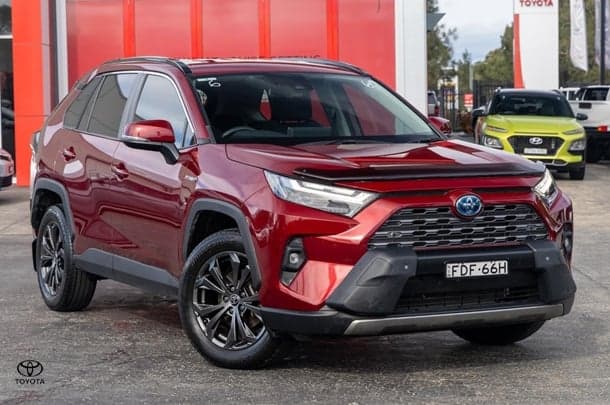 2023 Toyota RAV4 GXL in Red