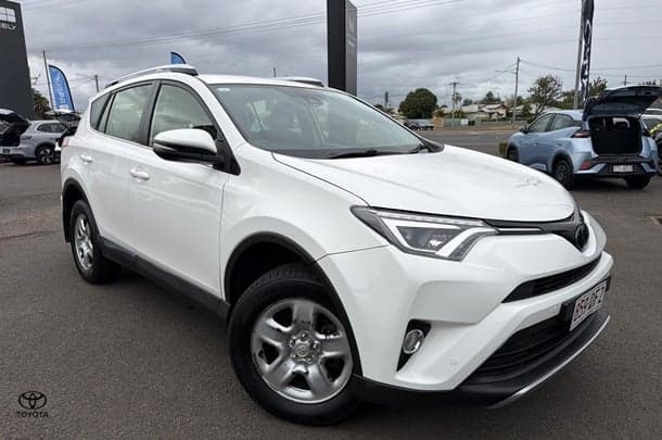 2018 Toyota RAV4 GX in White