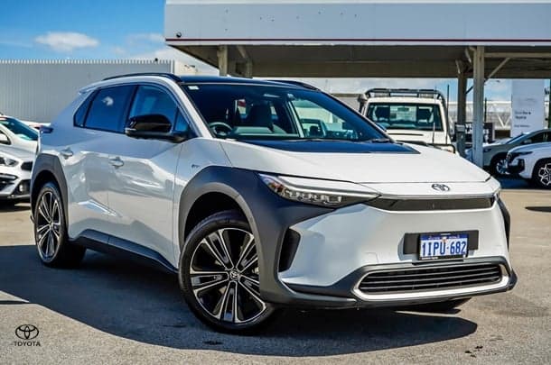 2025 Toyota bZ4X Base in White