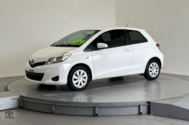2011 Toyota Yaris YRS in White