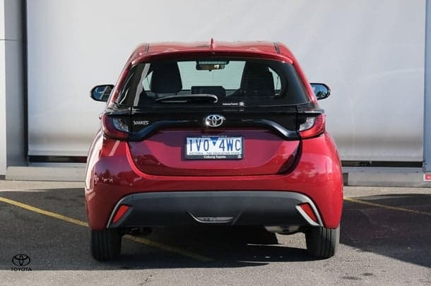 2021 Toyota Yaris Ascent Sport in Red