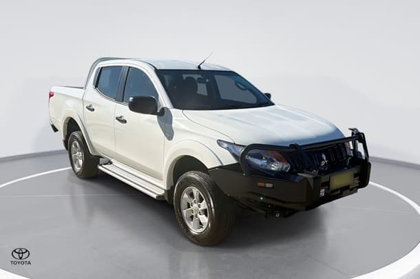 2018 Mitsubishi Triton GLX in White