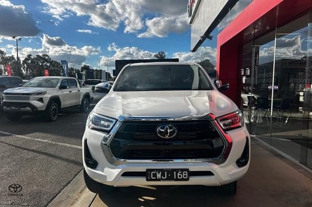 2023 Toyota Hilux SR5 in White