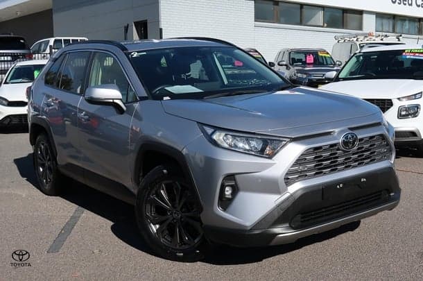 2024 Toyota RAV4 GXL in Silver