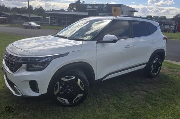 2025 Kia Seltos GT-Line in White
