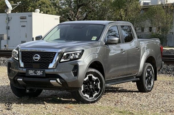 2025 Nissan Navara ST-X in Grey