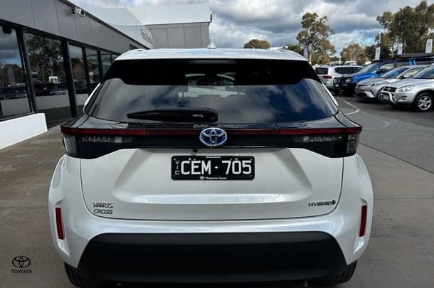 2022 Toyota Yaris Cross GXL in White