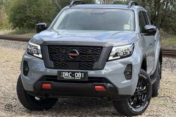 2025 Nissan Navara PRO-4X in Grey