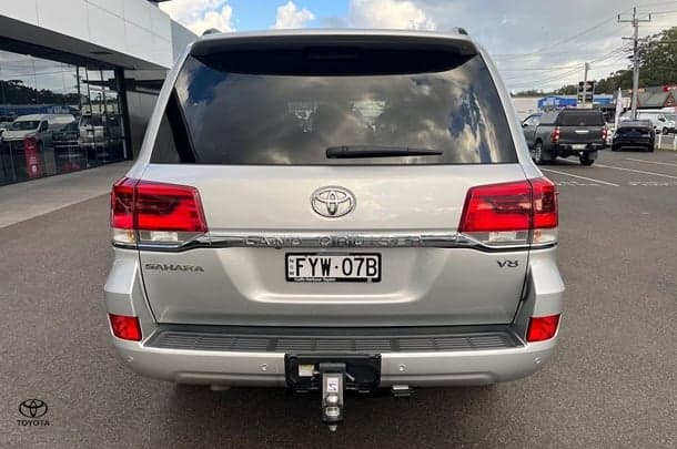 2016 Toyota Landcruiser Sahara in Silver