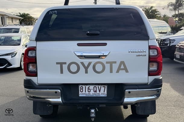 2023 Toyota Hilux SR5 in White