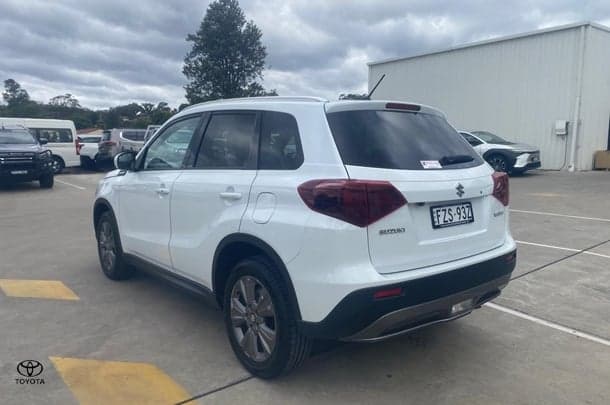 2022 Suzuki Vitara Base in White