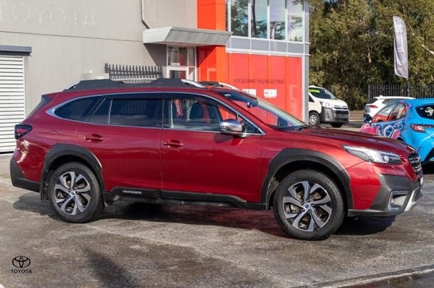 2021 Subaru Outback AWD Touring in Red