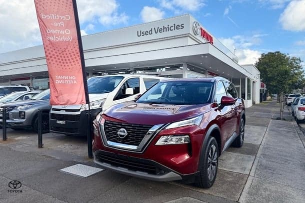 2023 Nissan X-TRAIL ST-L in Red