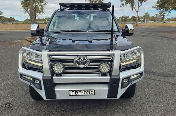 2016 Toyota Landcruiser VX in Blue
