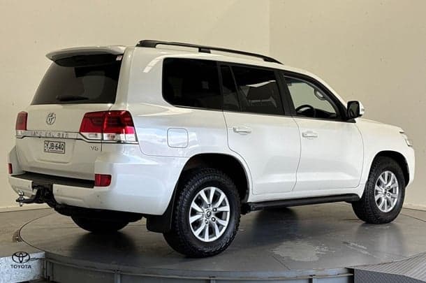 2019 Toyota Landcruiser VX in White