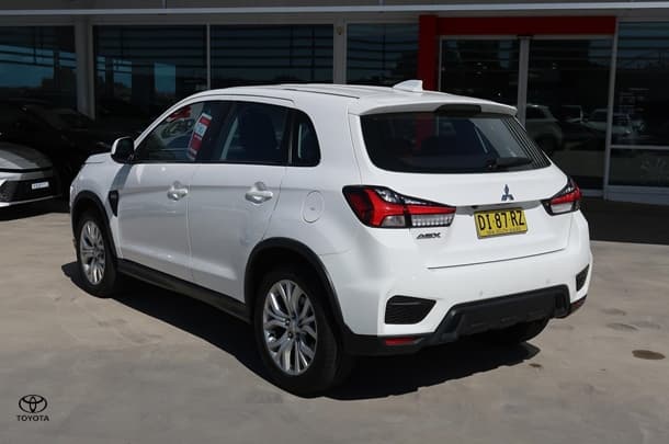 2024 Mitsubishi ASX ES in White