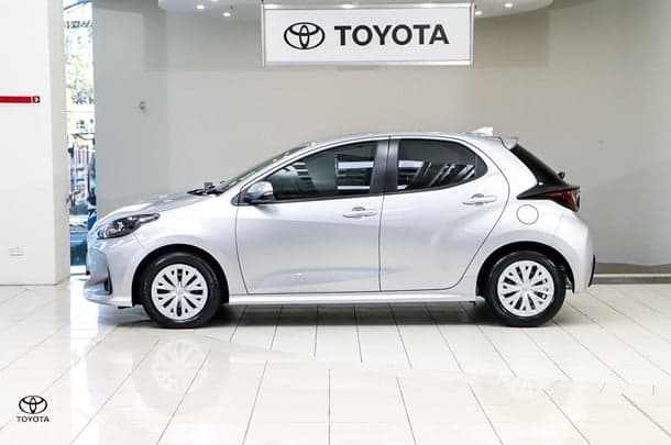2023 Toyota Yaris Ascent Sport in Silver
