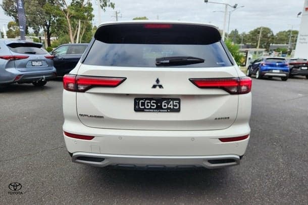 2023 Mitsubishi Outlander Aspire in White