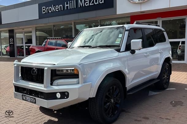 2026 Toyota Landcruiser Prado Kakadu in White